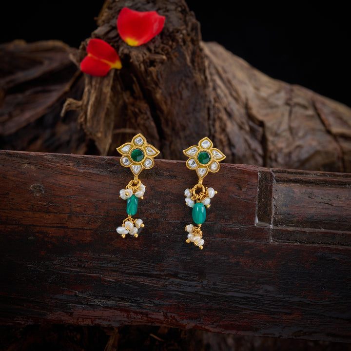 Swarnima Kundan Studs
