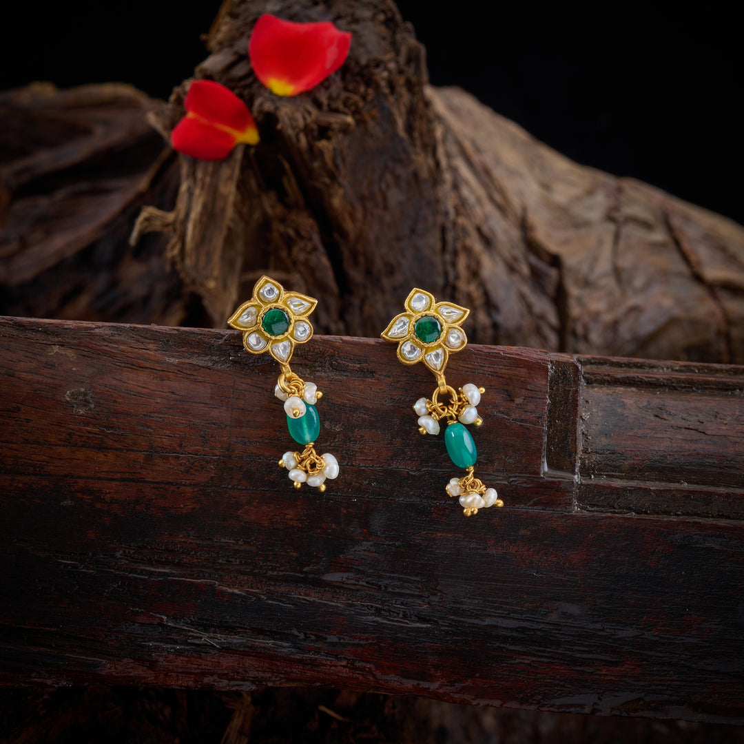 Swarnima Kundan Studs