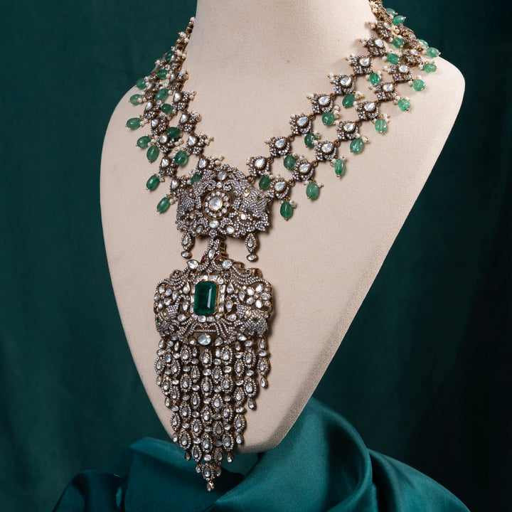 The Queen’s Garden Line Long Necklace