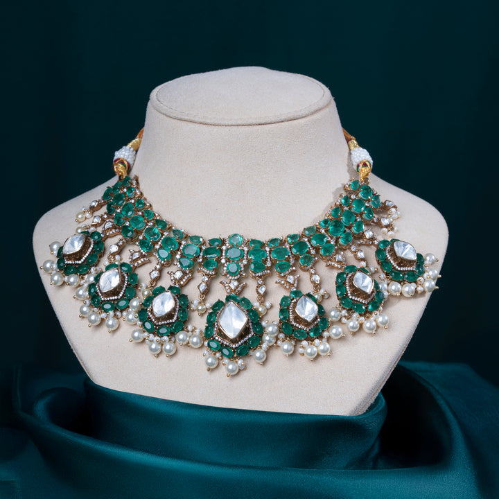 Echo of Emerald Necklace Set