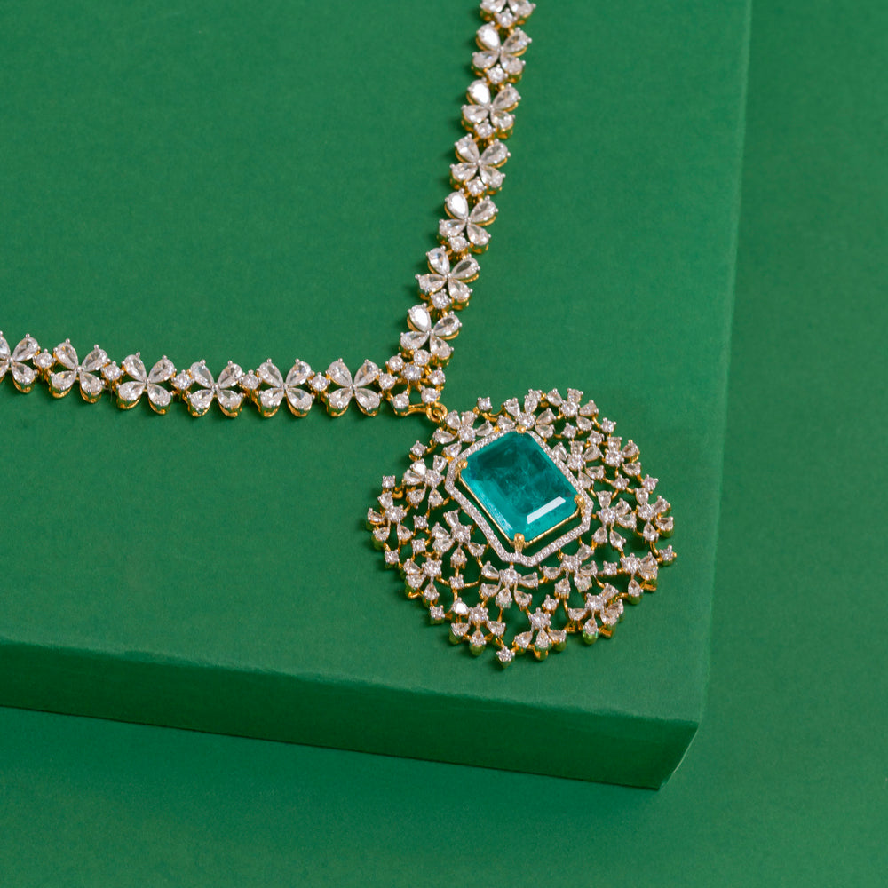 Château Glow Necklace