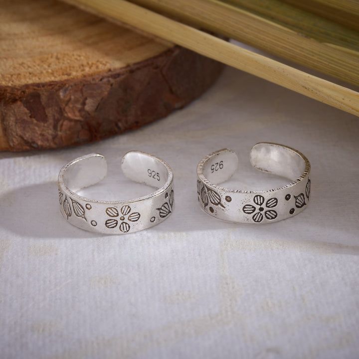 Frost Prism Toe Ring