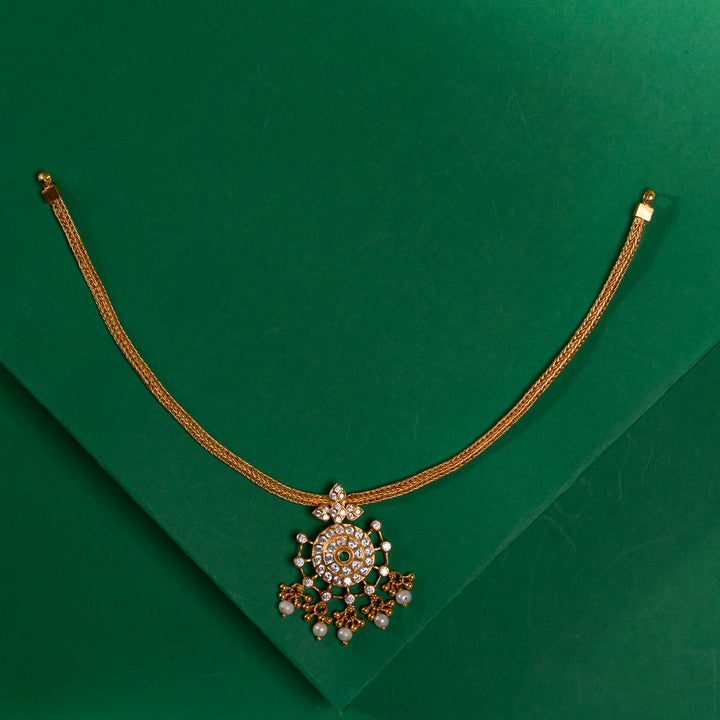 Arc Emerald Short Necklace