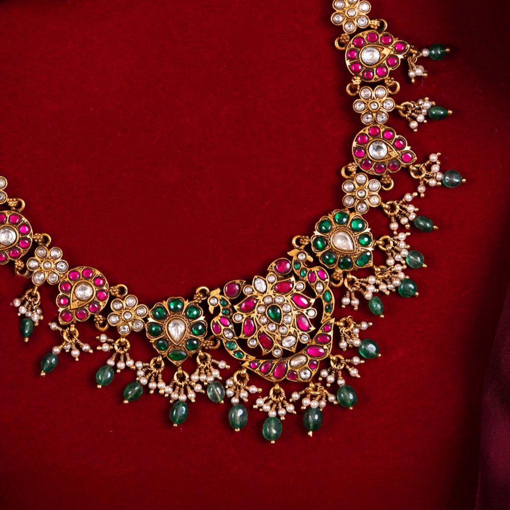 Svarna Kamala Short Necklace